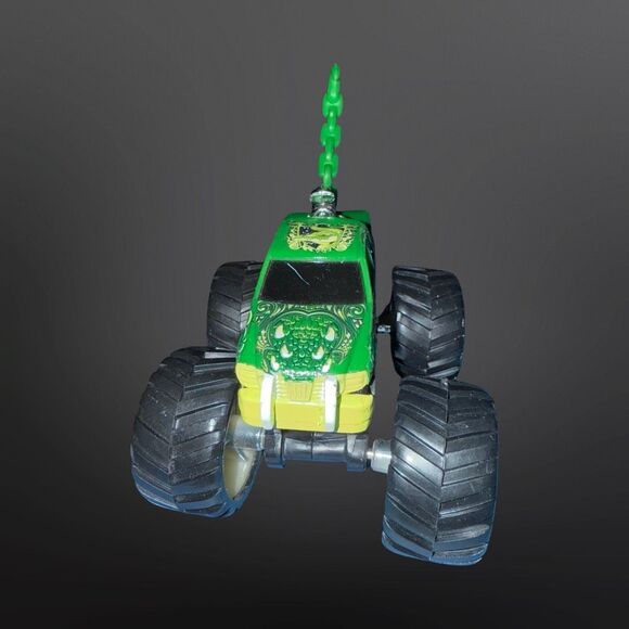 Hot Wheels Battle Beast Push Down Chomping Action Monster Trucks 1:64 Scale A27 - Picture 4 of 16